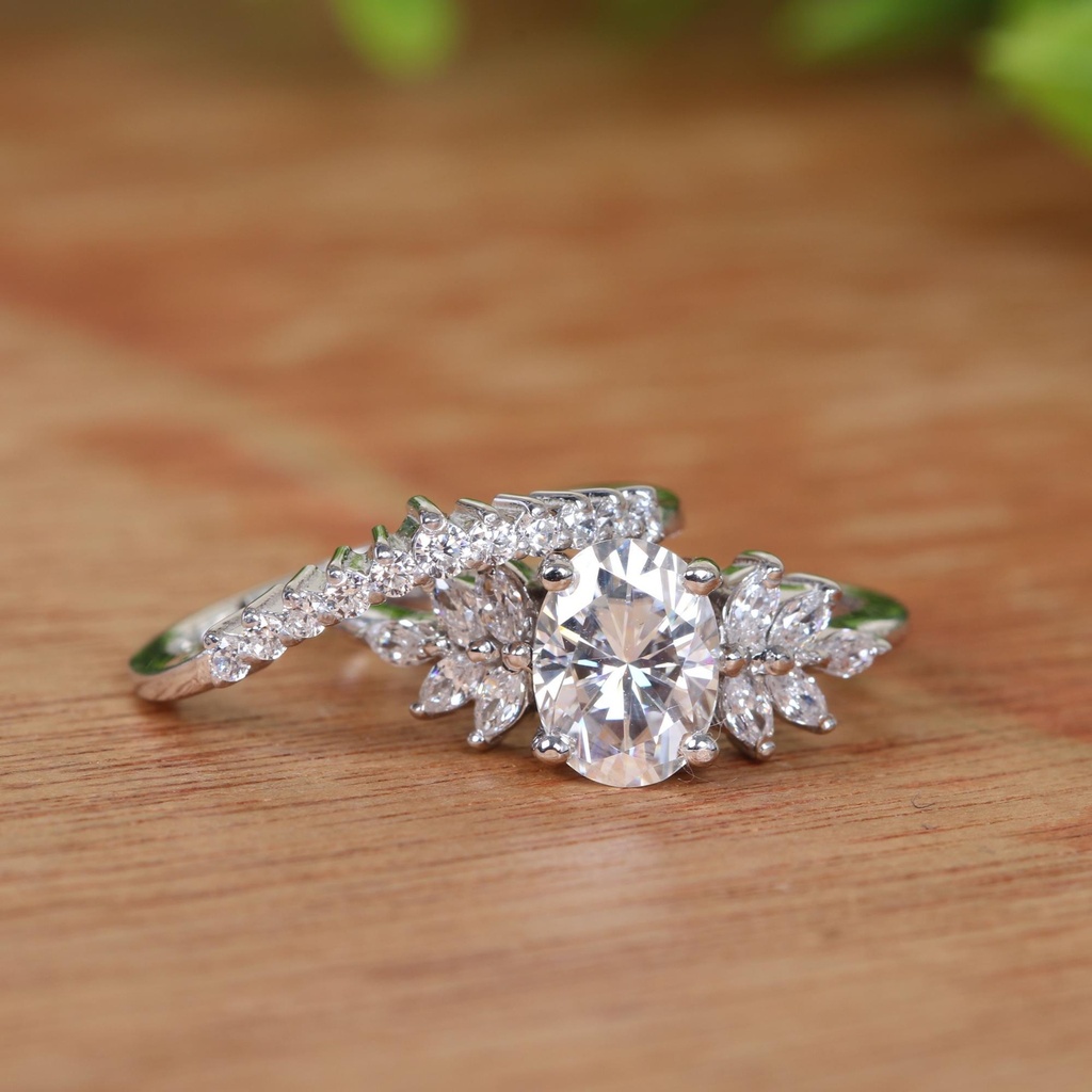 Oval Cut Stone Engagement Bridal Set Ring for Women