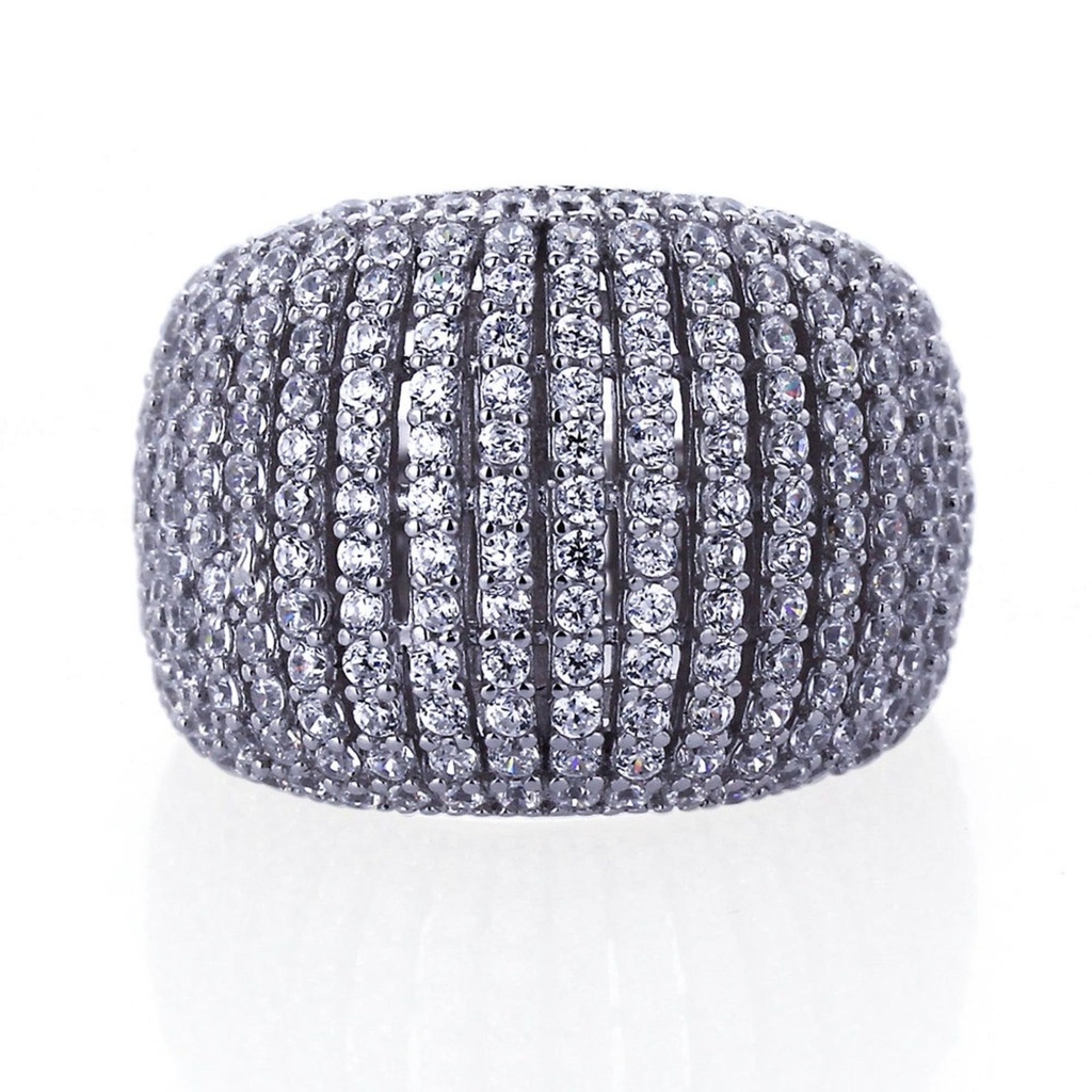 Round Cut Diamonds Engagement Ring For Her