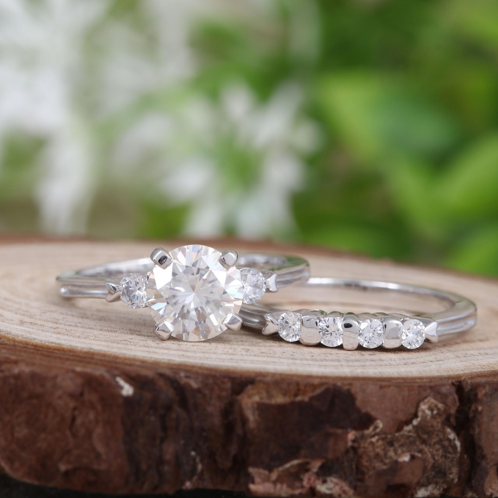 Bridal Set Moissanite Engagement Ring 2 CT Round Cut For Women