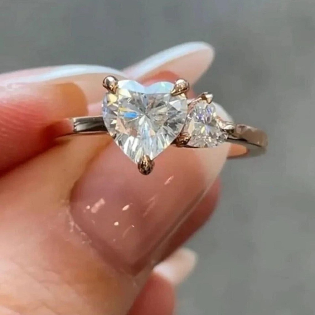 Heart Cut Stone Engagement Ring for Women