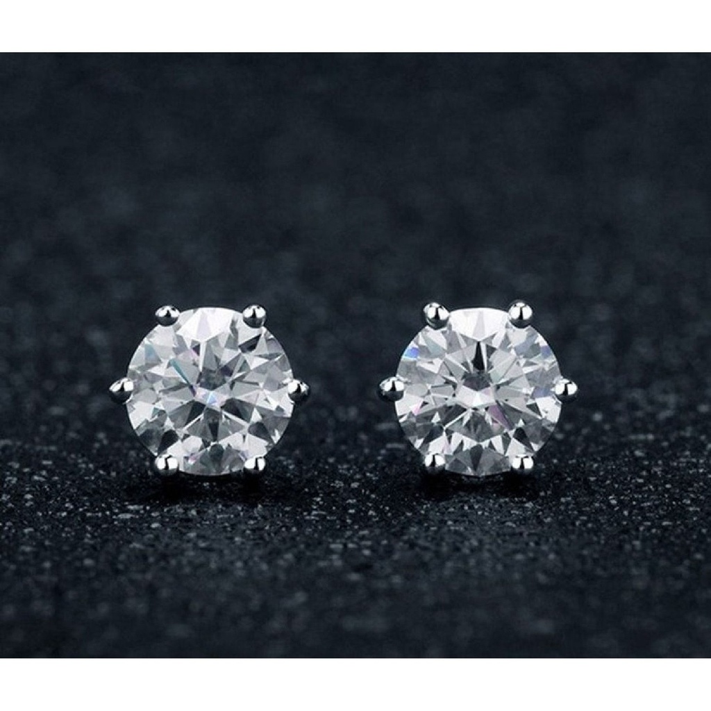 Round Cut Diamond Stud Earring For Women