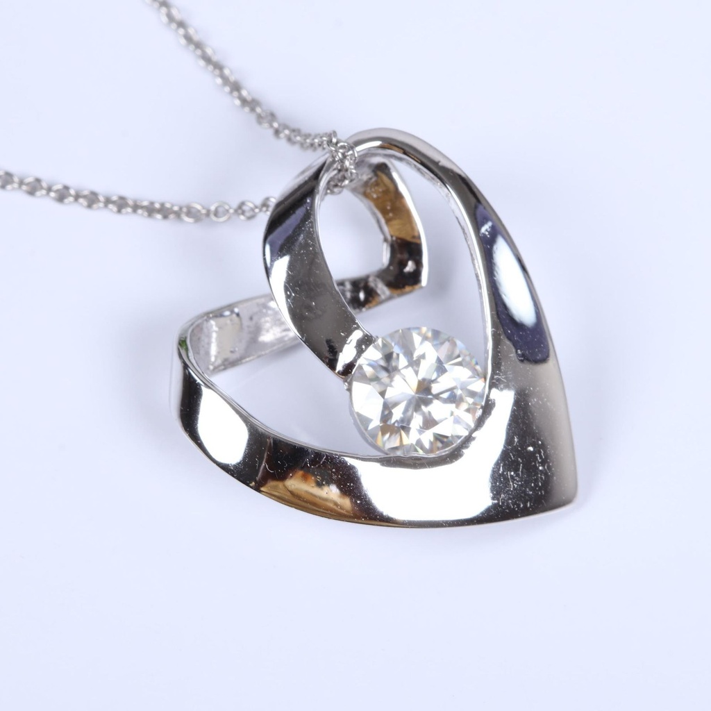 Round Cut Moissanite Fancy Wedding Pendant