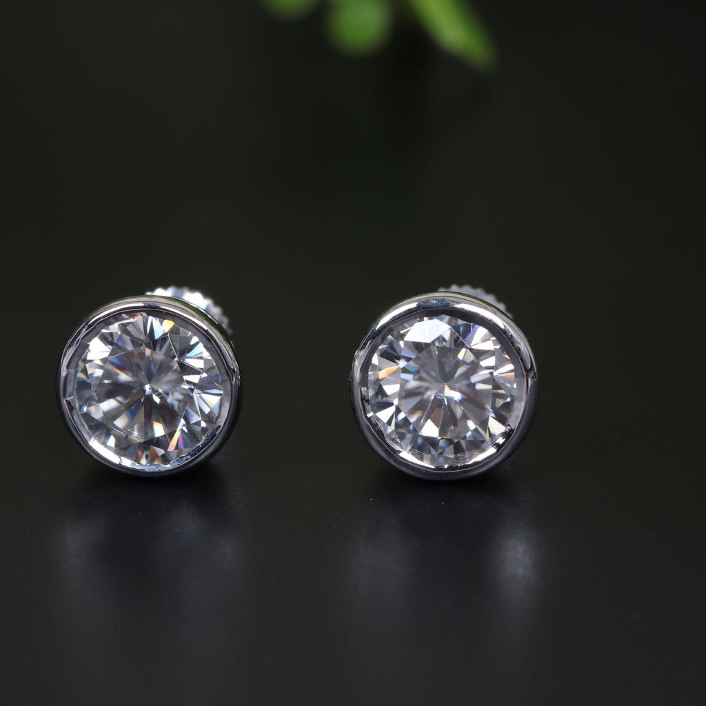  Round Moissanite Diamond Stud Earring For Women