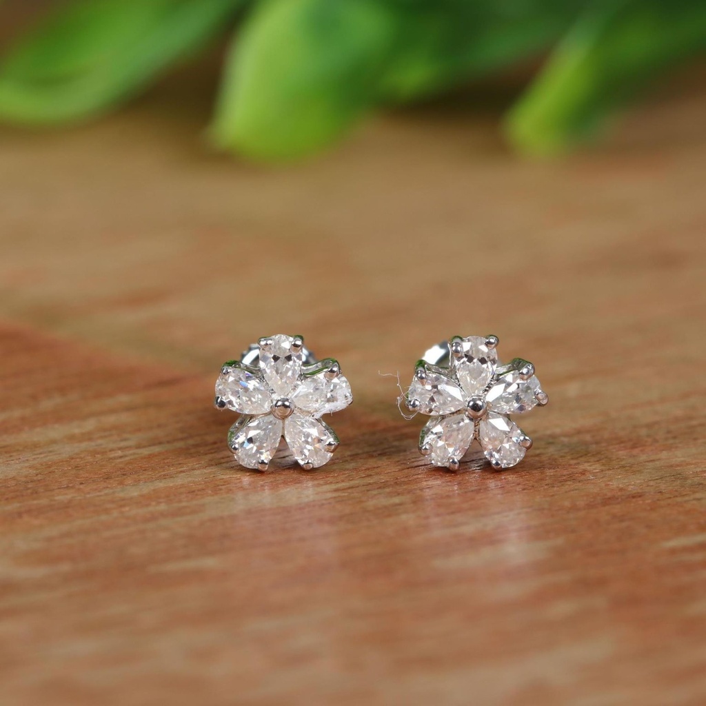  Pear Cut Floral Style Diamond Earring For Women