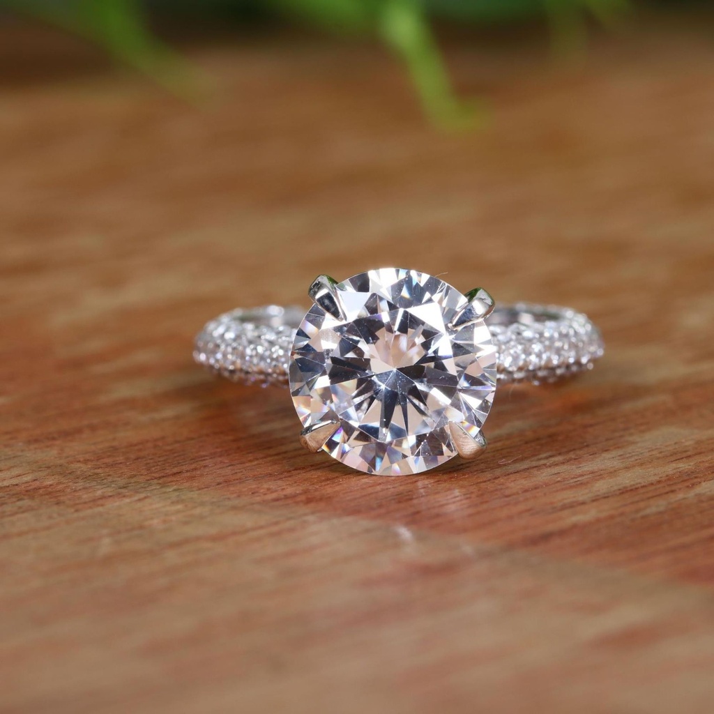 Round Diamond Engagement Ring for Women