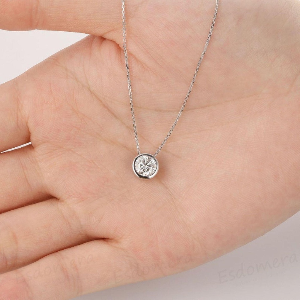 Round Cut Diamond Necklace For Women