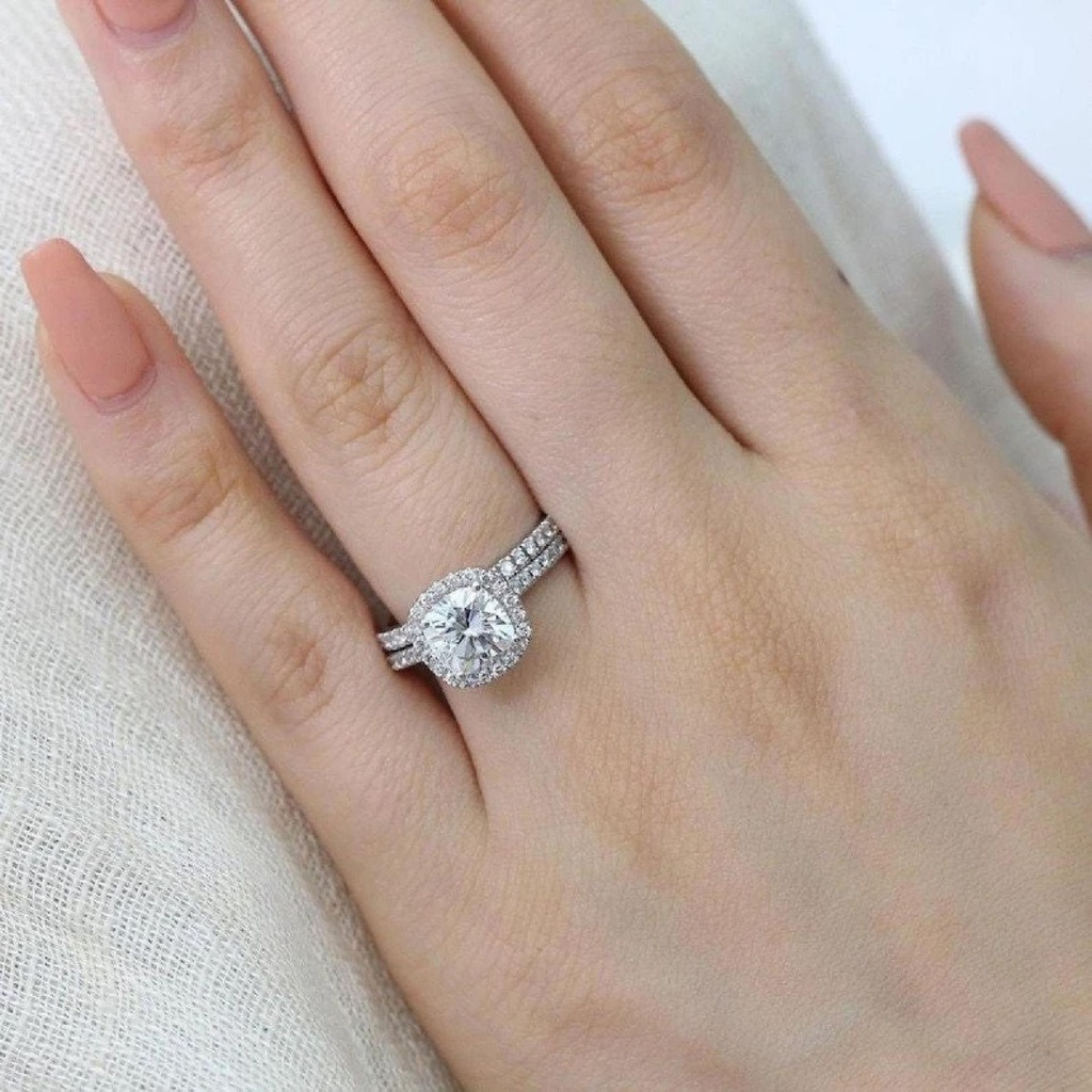 Cushion Cut Diamond Halo Bridal Set Ring For Women