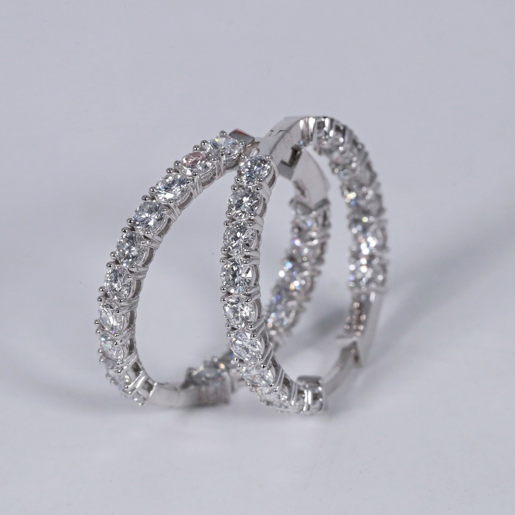Unique diamond studded 14 kt white gold lab grown earring for women with vvs clarity diamonds