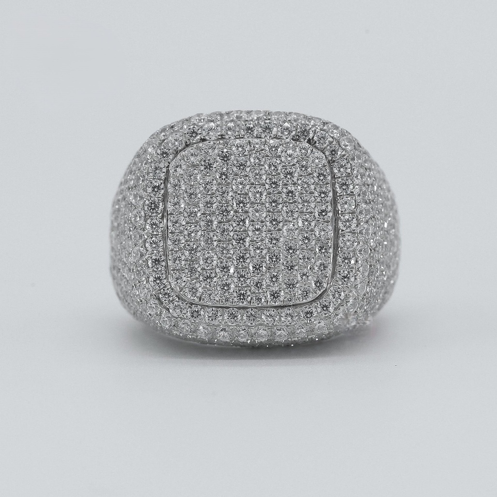 Elevate your style with our Precisely crafted Men's 14 kt white gold Diamond Hip Hop Ring