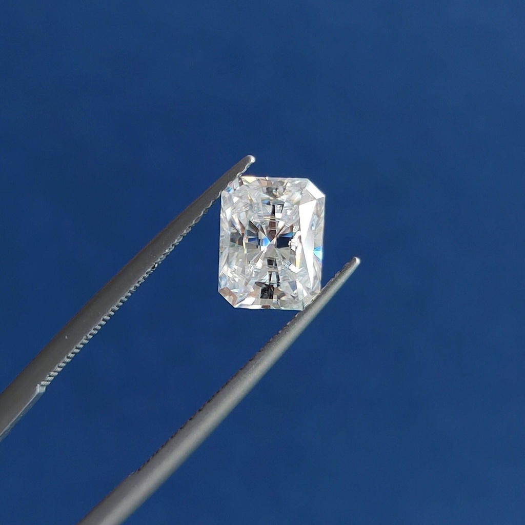 Loose Moissanite White Clean Radiant Cut 11.00 x 8.00 MM