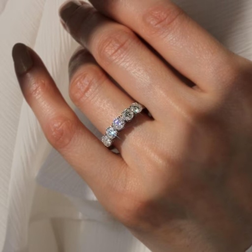 Round Diamond Engagement Ring for Women