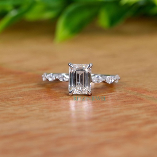 Emerald Diamond Engagement Ring for Women