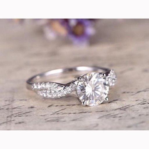 Round Diamond Twisted Anniversary Ring for Women