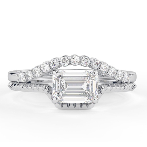 Emerald And Round Cut Diamond Unique Style Bridal Set Ring for Women