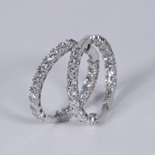 Unique diamond studded 14 kt white gold lab grown earring for women with vvs clarity diamonds