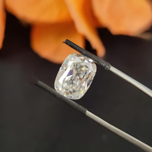 Loose Moissanite Off White Clean Elongated Cushion Cut 7.00 x 5.00 MM